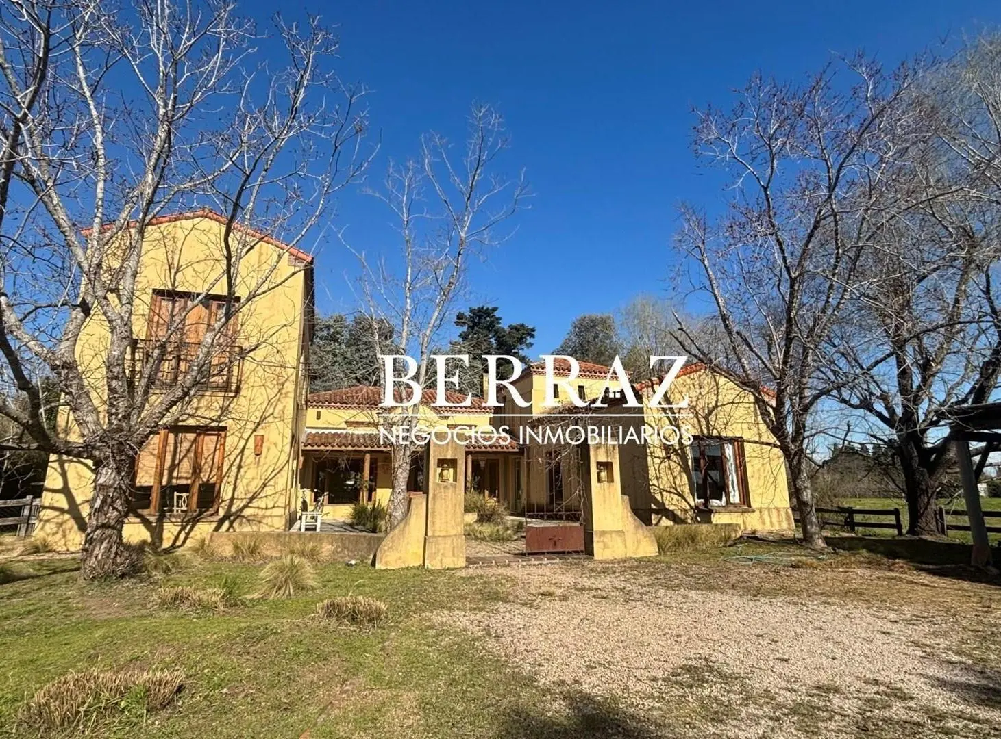 Casa Venta 4 Dormitorios CC San Francisco Lote de 1490 m2 Manzanares Pilar 2