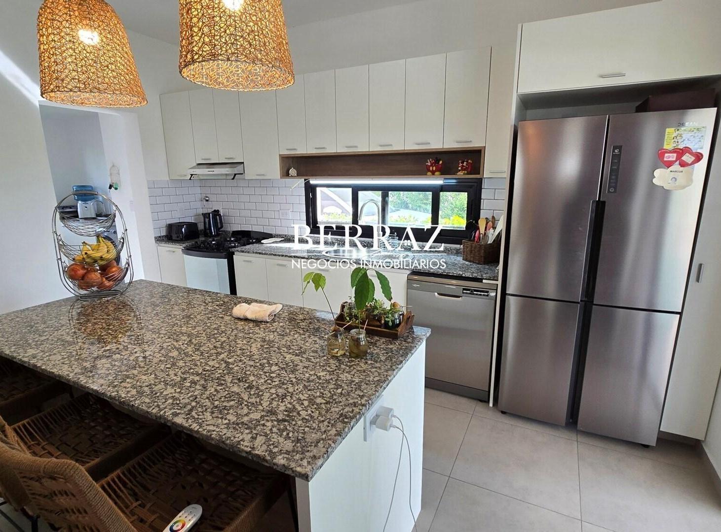 Foto de Casa Alquiler Amoblado 4 Dormitorios Lote de 543 m2 Santa Elena, Pilar del Este, imagen 4