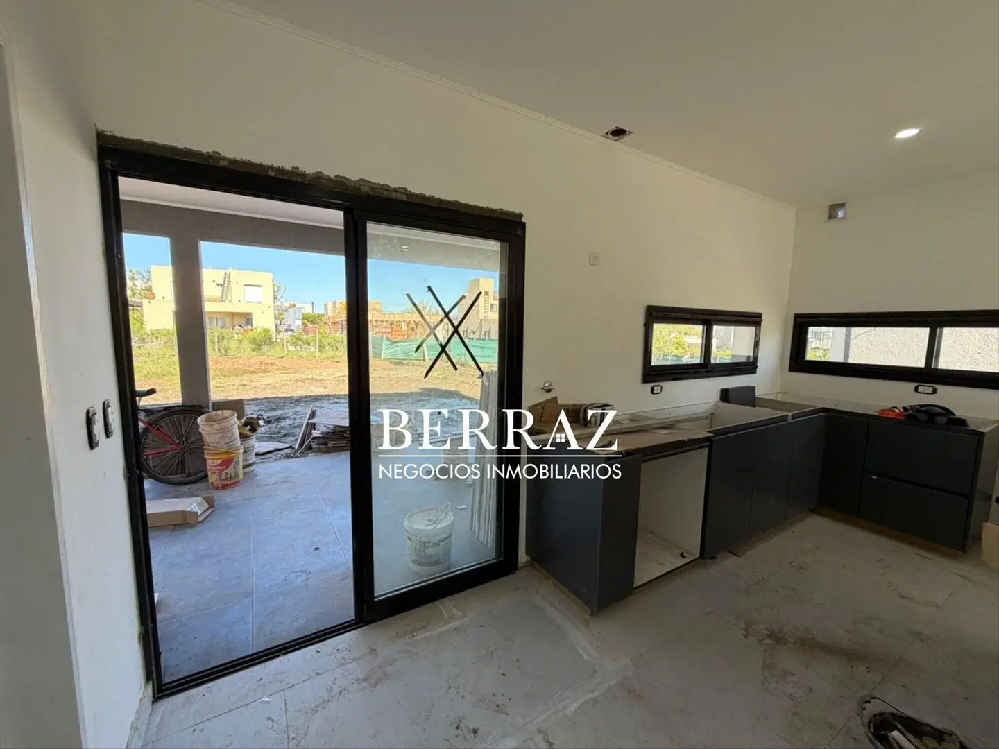 Casa Venta 4 Dormtorios Barrio Santa Elena Lote de 576 m2 Pilar del Este 4