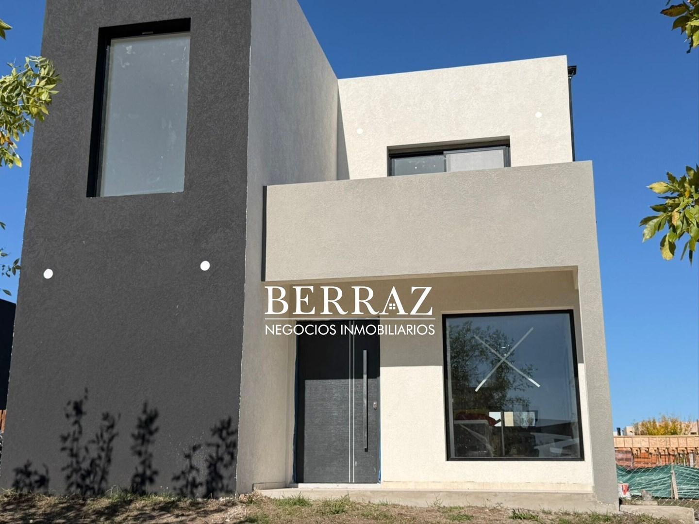 Casa Venta 4 Dormtorios Barrio Santa Elena Lote de 576 m2 Pilar del Este