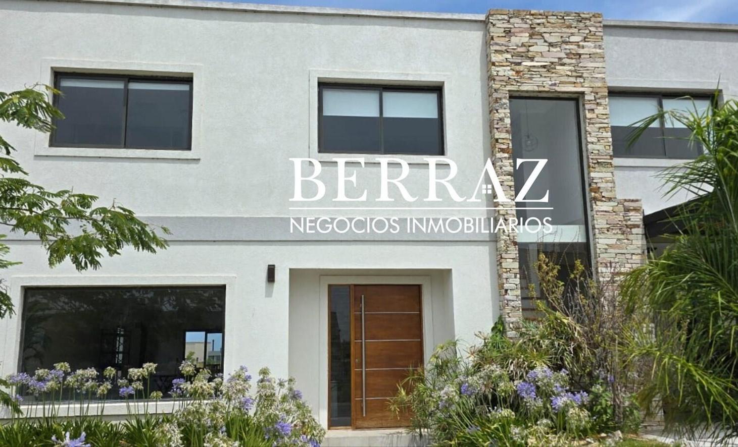 Casa Alquiler Amoblado 5 Dormitorios Barrio San Sebastián Lote de 857 m2 Escobar