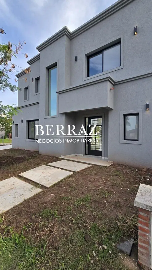 Casa Venta 4 Dormitorios Lote de 500 m2 Barrio Santa Elena, Pilar del Este 4