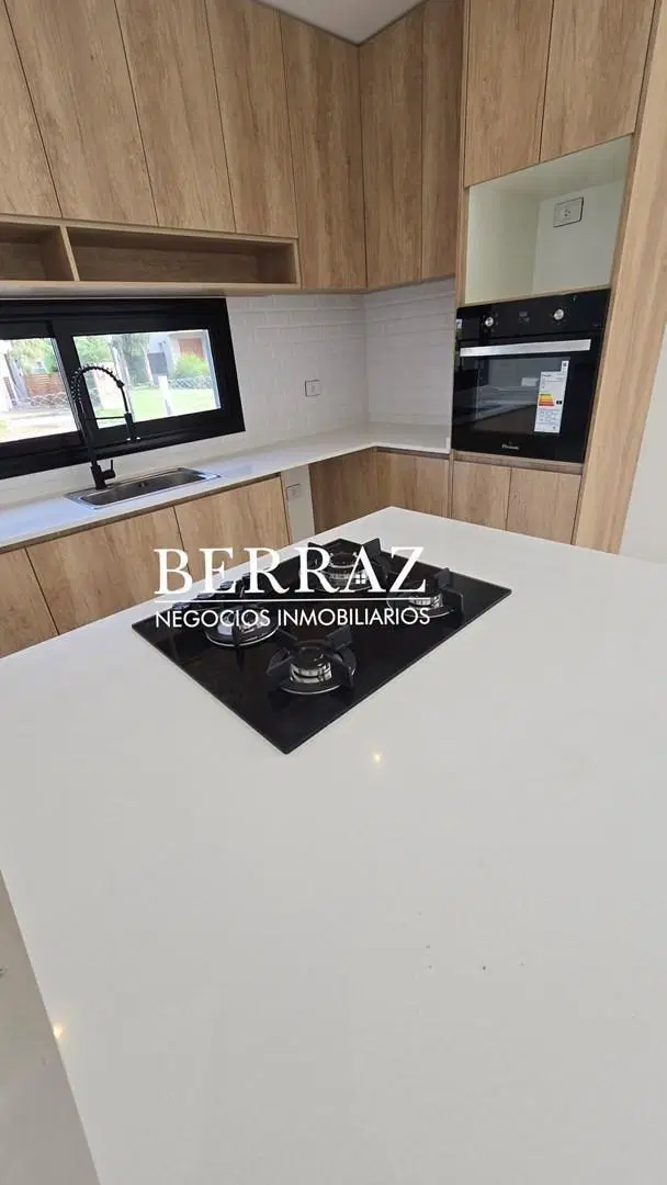 Casa Venta 4 Dormitorios Lote de 500 m2 Barrio Santa Elena, Pilar del Este 5