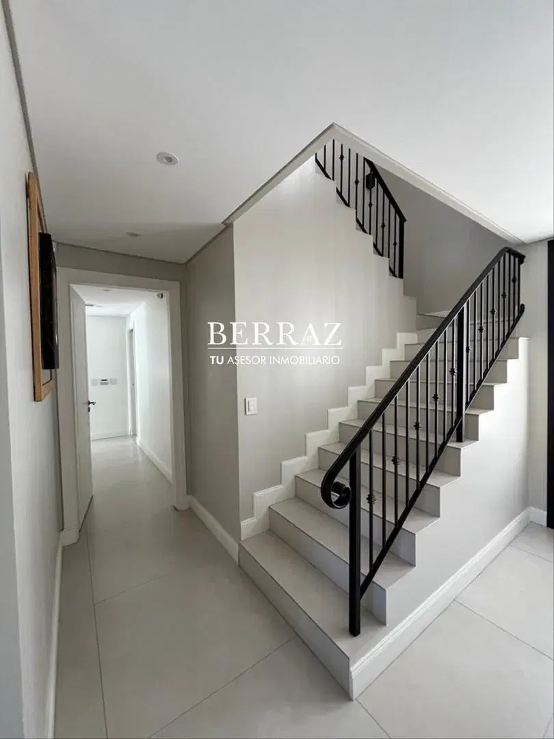 Casa Venta 5 Dormitorios Barrio Ayres Plaza Lote de 623 m2 Pilar 4
