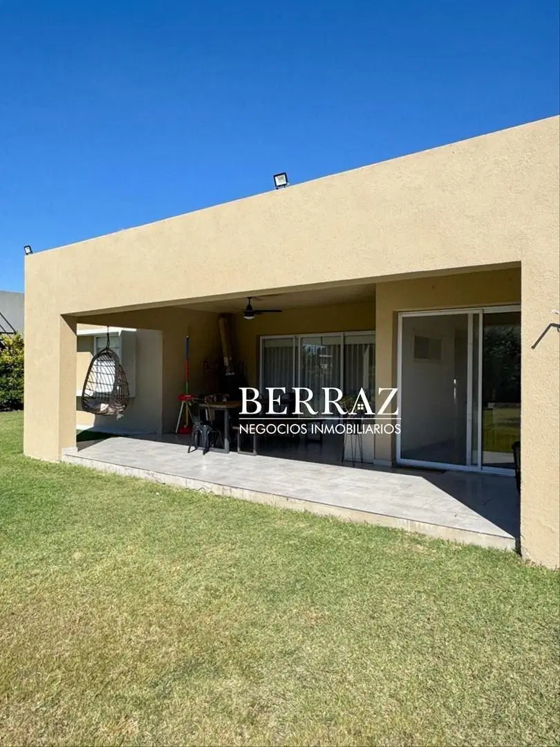 Casa Venta 3 Dormitorios Barrio Altos de Manzanares Lote de 1129 m2 Pilar, Zona Norte 4