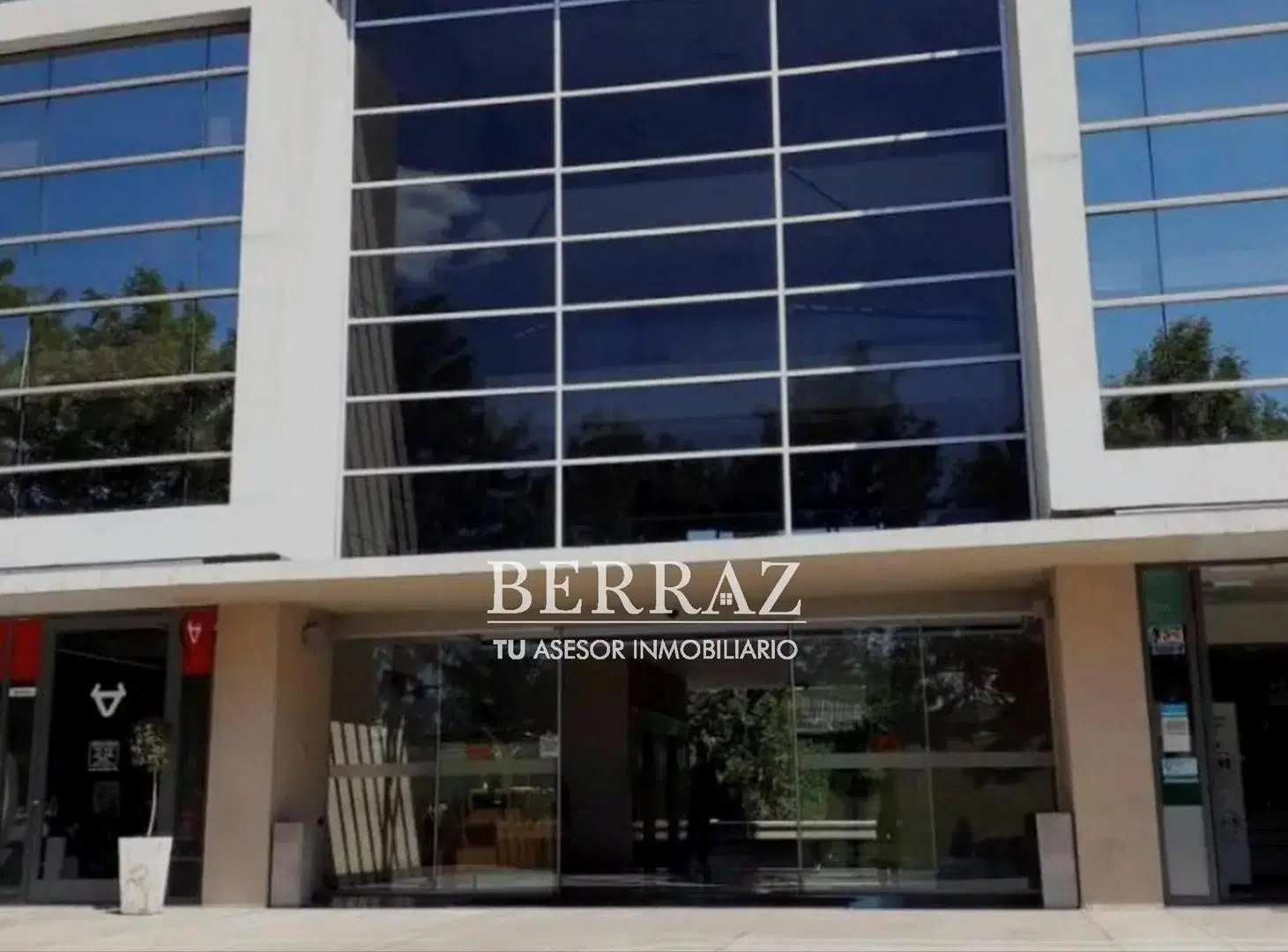 Oficina alquiler anual 1 ambiente en Edificio Polo II Pilar 45 m2 3