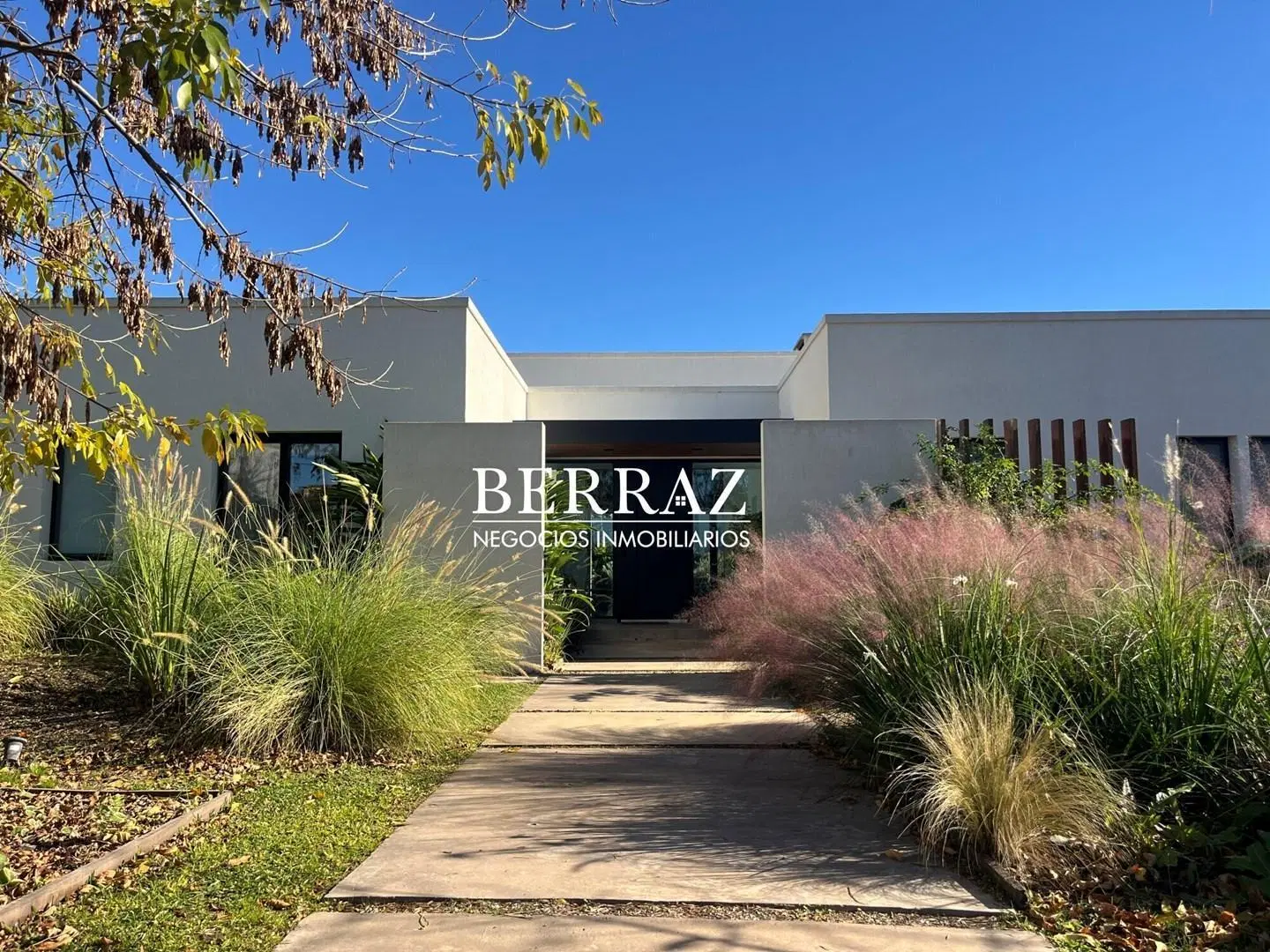 Casa Venta 4 Dormitorios Estancias del Pilar, Lote de 1205 m2 Pilar 5