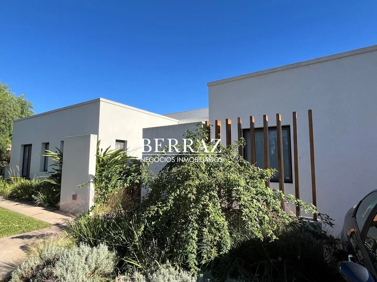 Casa Venta 4 Dormitorios Estancias del Pilar, Lote de 1205 m2 Pilar 3