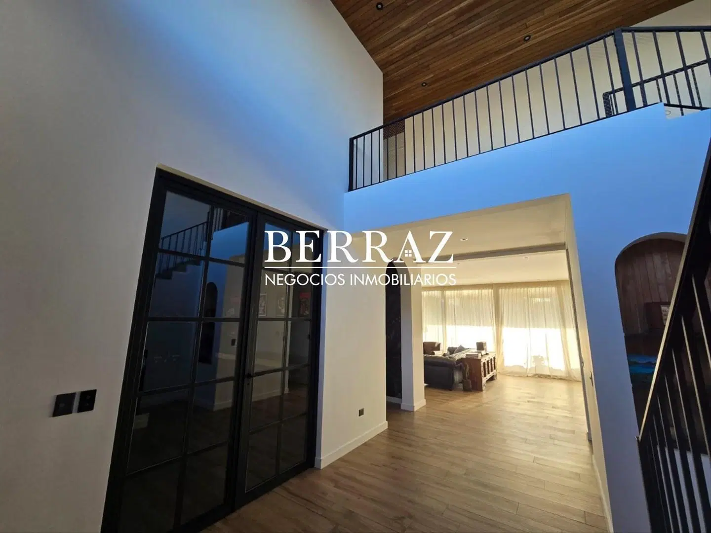 Casa Venta 4 Dormitorios Barrio Cabos del Lago Lote de 894 m2 Nordelta , Tigre 2