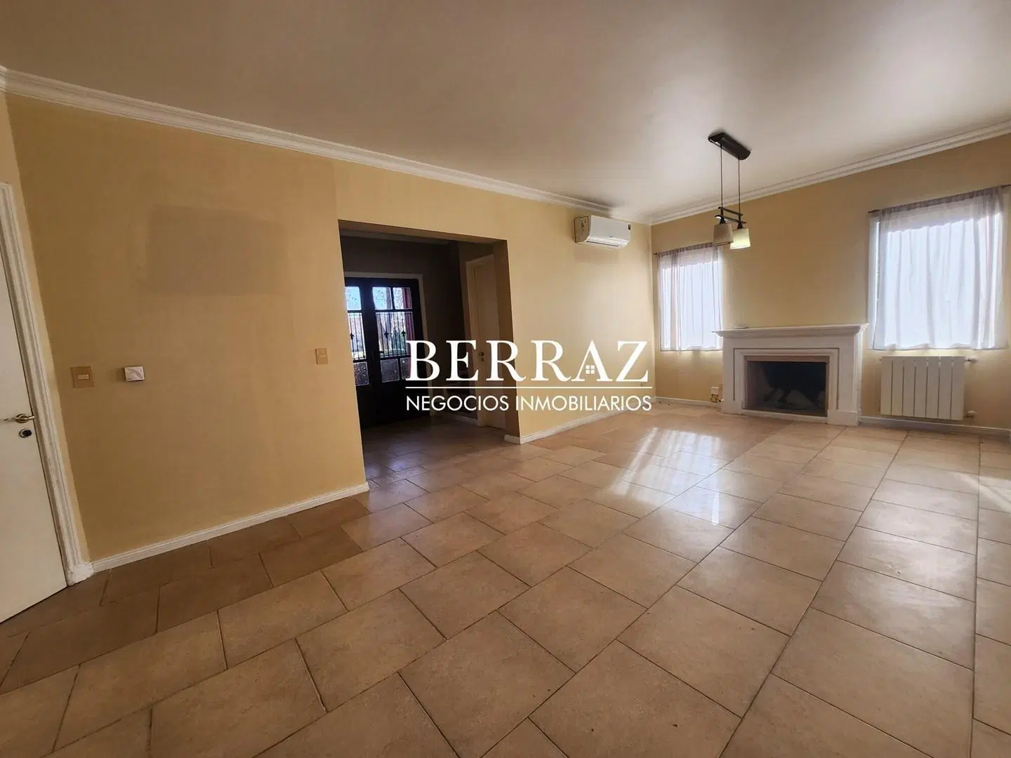 Casa Venta 4 Dormitorios Barrio Los Jazmines Lote de 700 m2 Pilar del Este 1