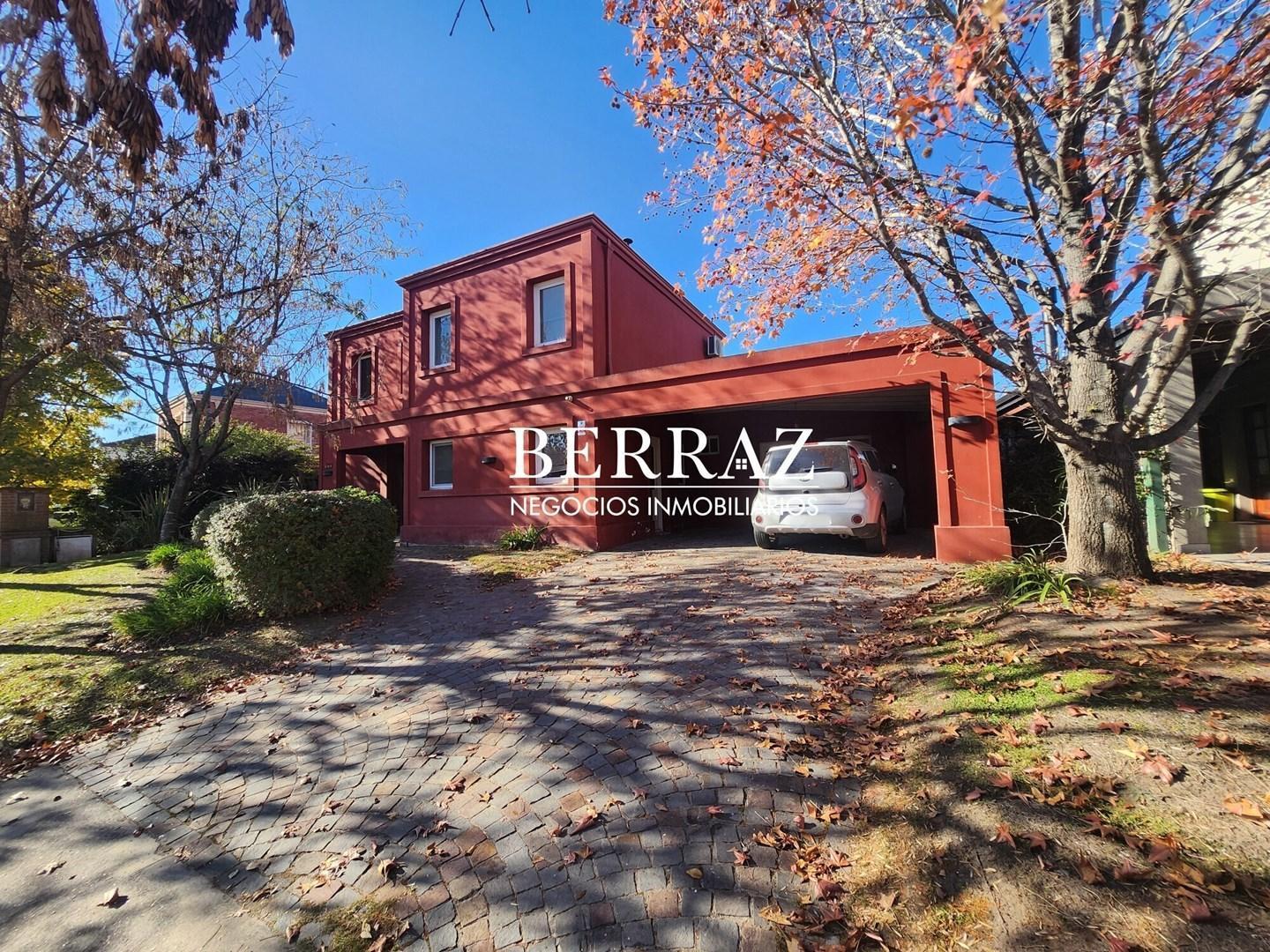 Casa Venta 4 Dormitorios Barrio Los Jazmines Lote de 700 m2 Pilar del Este