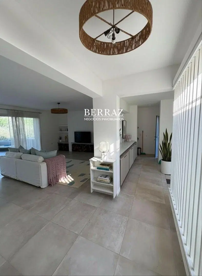 Casa Venta 3 Dormitorios Haras Santa Maria Lote de 625 m2 Escobar OPORTUNIDAD! 2