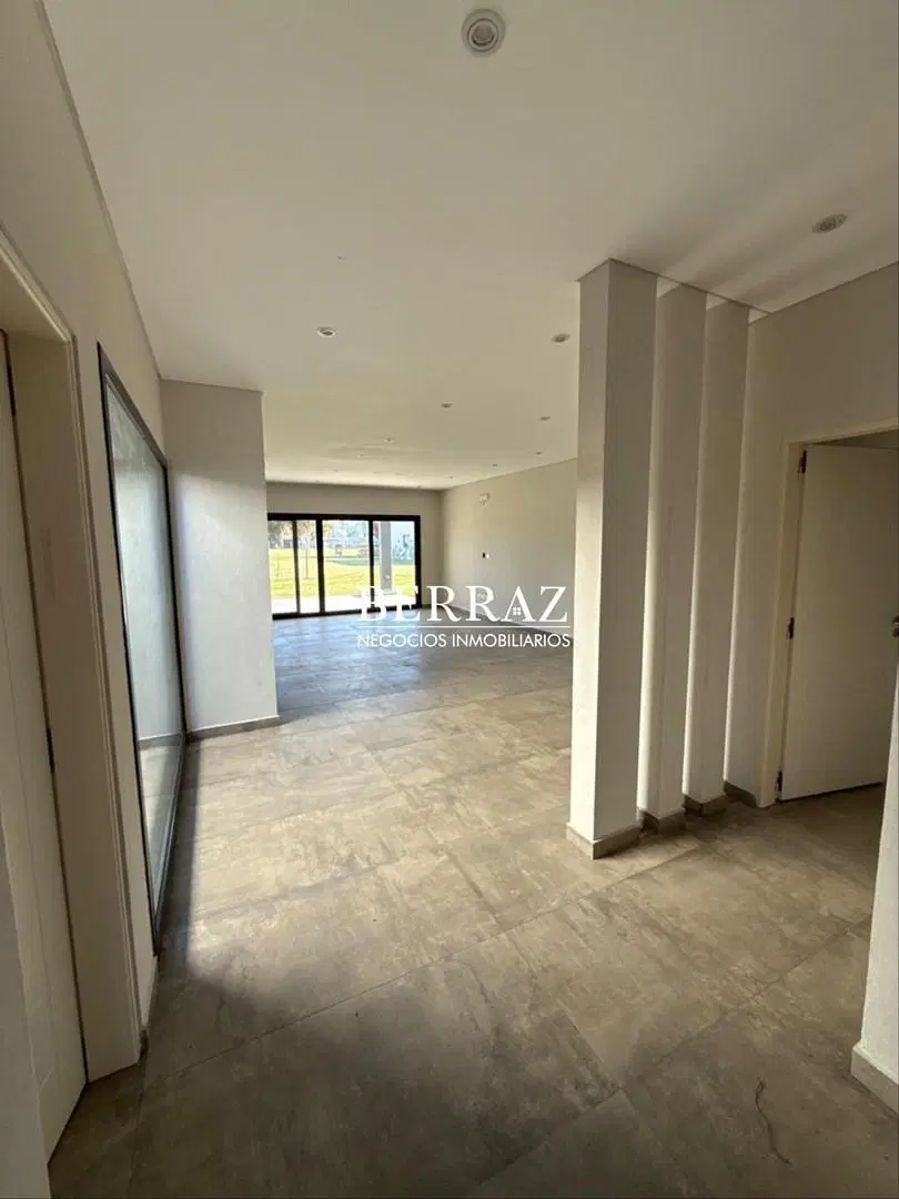 Casa Venta 3 Dormitorios Lote de 450 m2 Barrio Santo Tomás, Derqui, Pilar 3