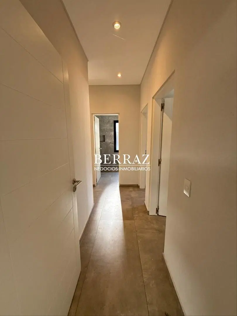 Casa Venta 3 Dormitorios Lote de 450 m2 Barrio Santo Tomás, Derqui, Pilar 2