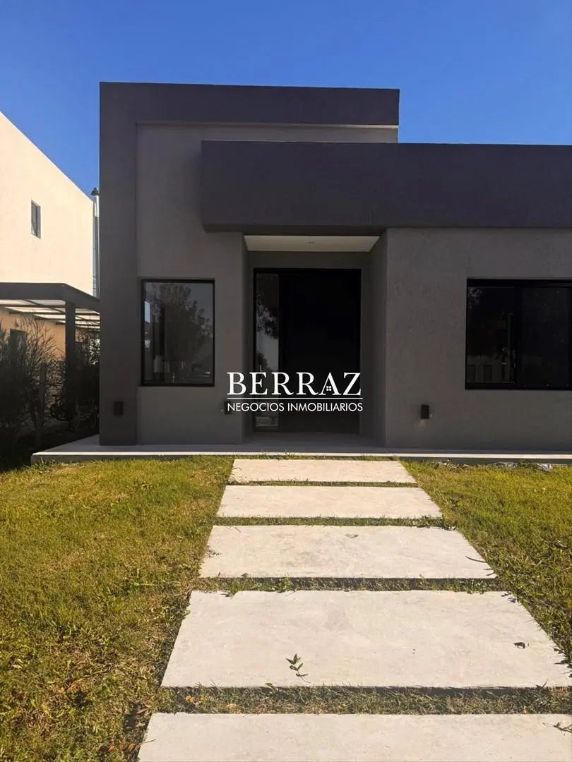 Casa Venta 3 Dormitorios Lote de 450 m2 Barrio Santo Tomás, Derqui, Pilar 4