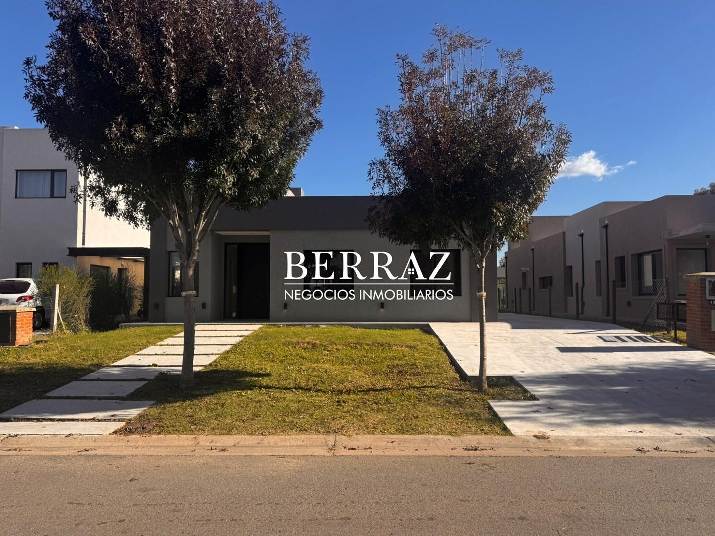 Casa Venta 3 Dormitorios Lote de 450 m2 Barrio Santo Tomás, Derqui, Pilar