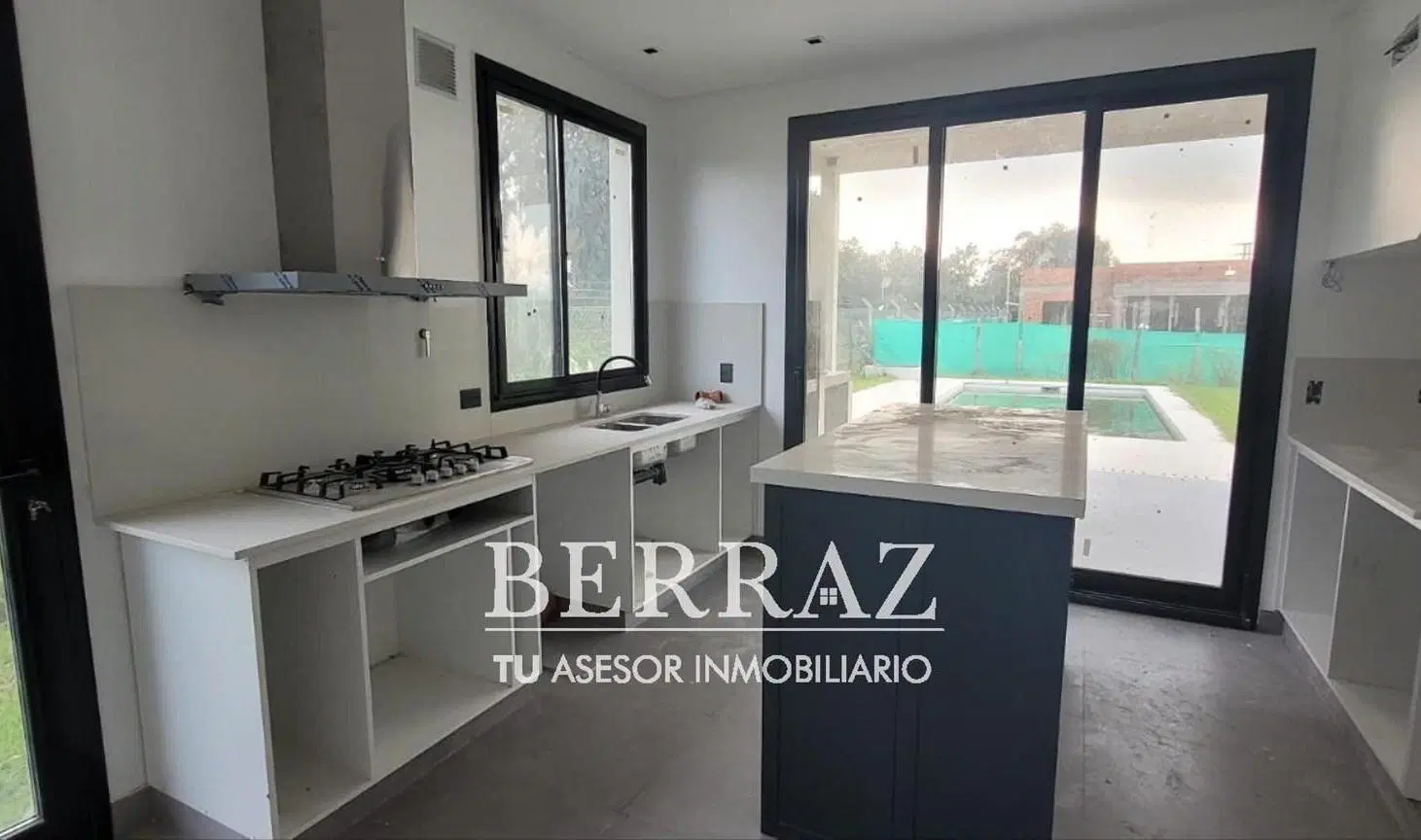 Casa alquiler anual 4 ambientes en Santa Ana Villanueva lote de 658 m2 3