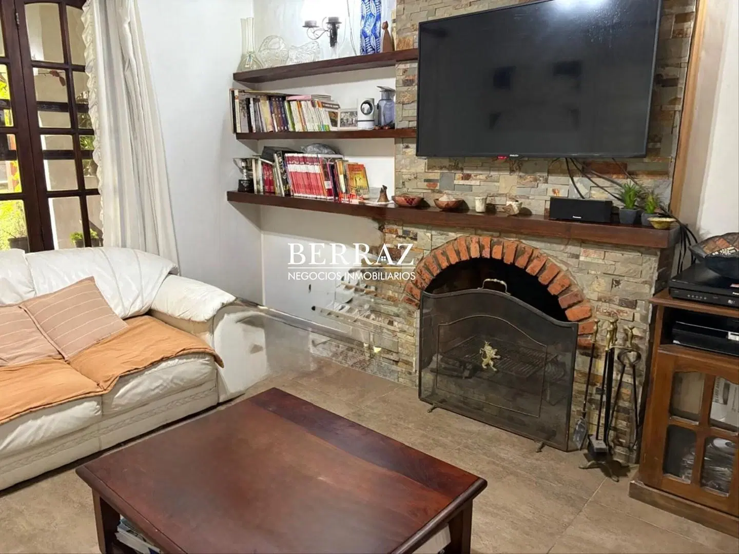 Casa Venta 4 Dormitorios Barrio Aranjuez CC Lote de 900 m2 Escobar 4