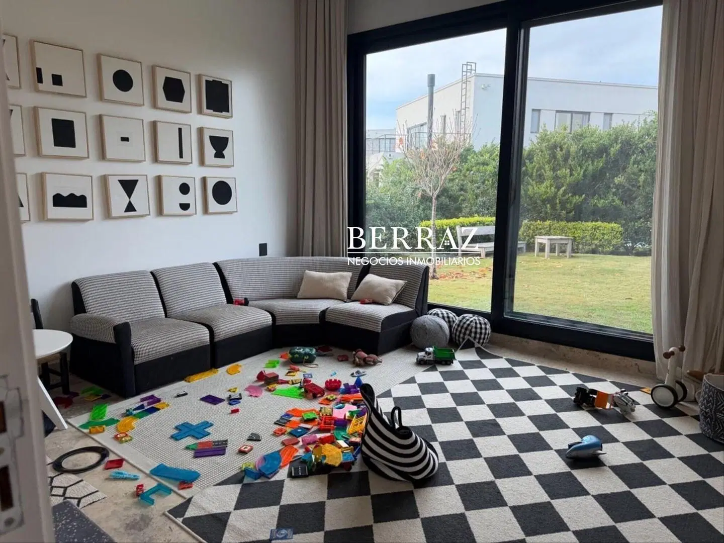 Casa Venta 4 Dormitorios Barrio Ayres Plaza Lote de 600 m2 Pilar, Zona Norte 4