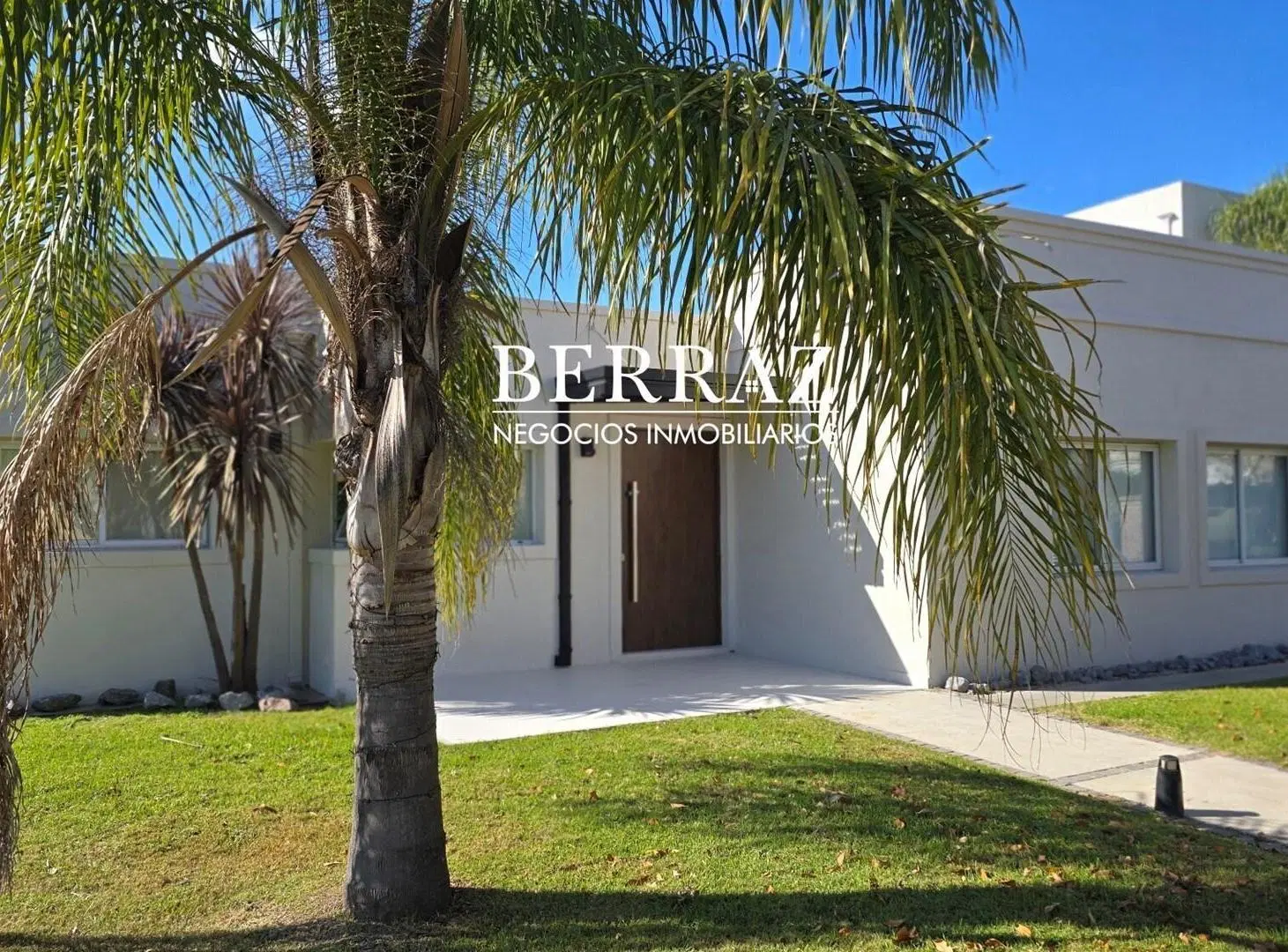 Casa Venta 3 Dormitorios Barrio Santa Guadalupe Lote de 658 m2 Pilar del Este 2