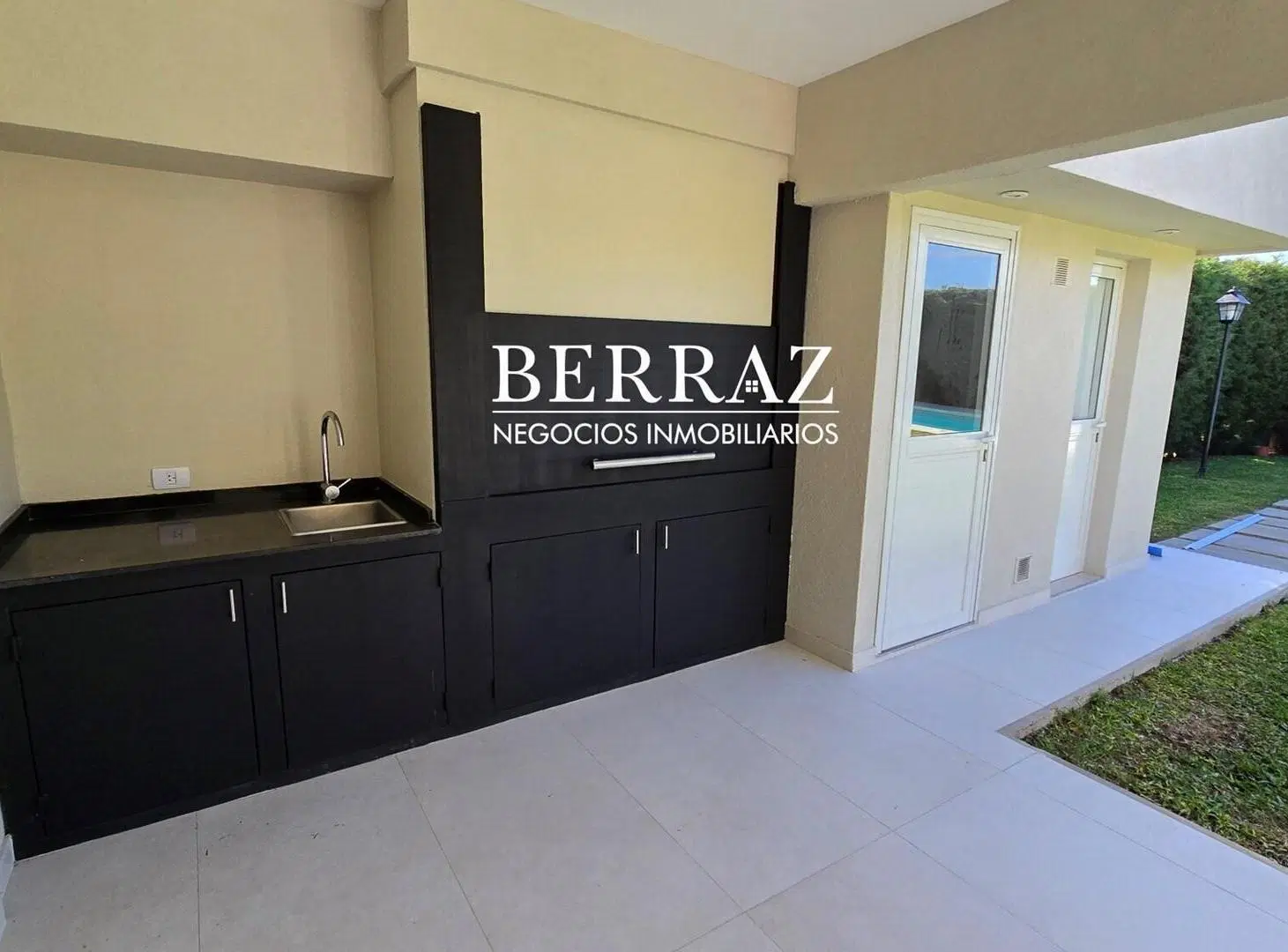 Casa Venta 3 Dormitorios Barrio Santa Guadalupe Lote de 658 m2 Pilar del Este 4