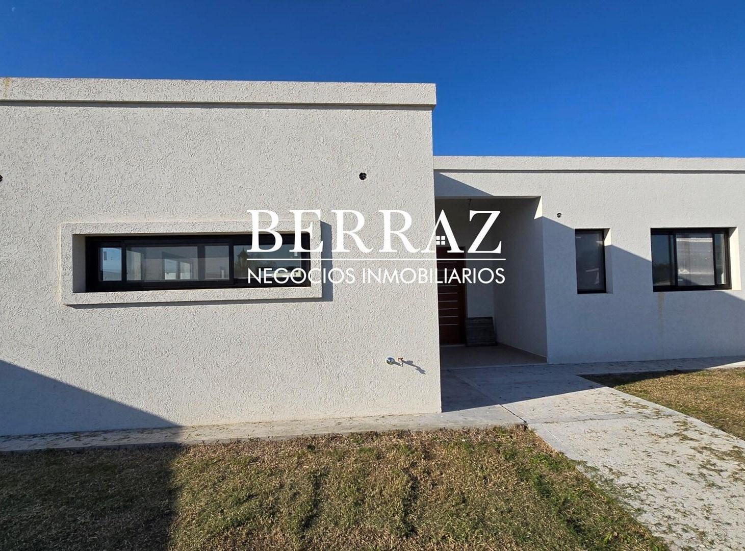 Casa Venta 3 Dormitorios Barrio Santa Elisa Lote de 500 m2 Pilar del Este