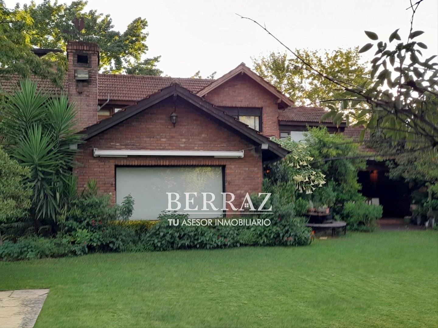 Casa venta 4 ambientes sobre lote central con vista al golf en Village Golf & Tennis CC Pilar