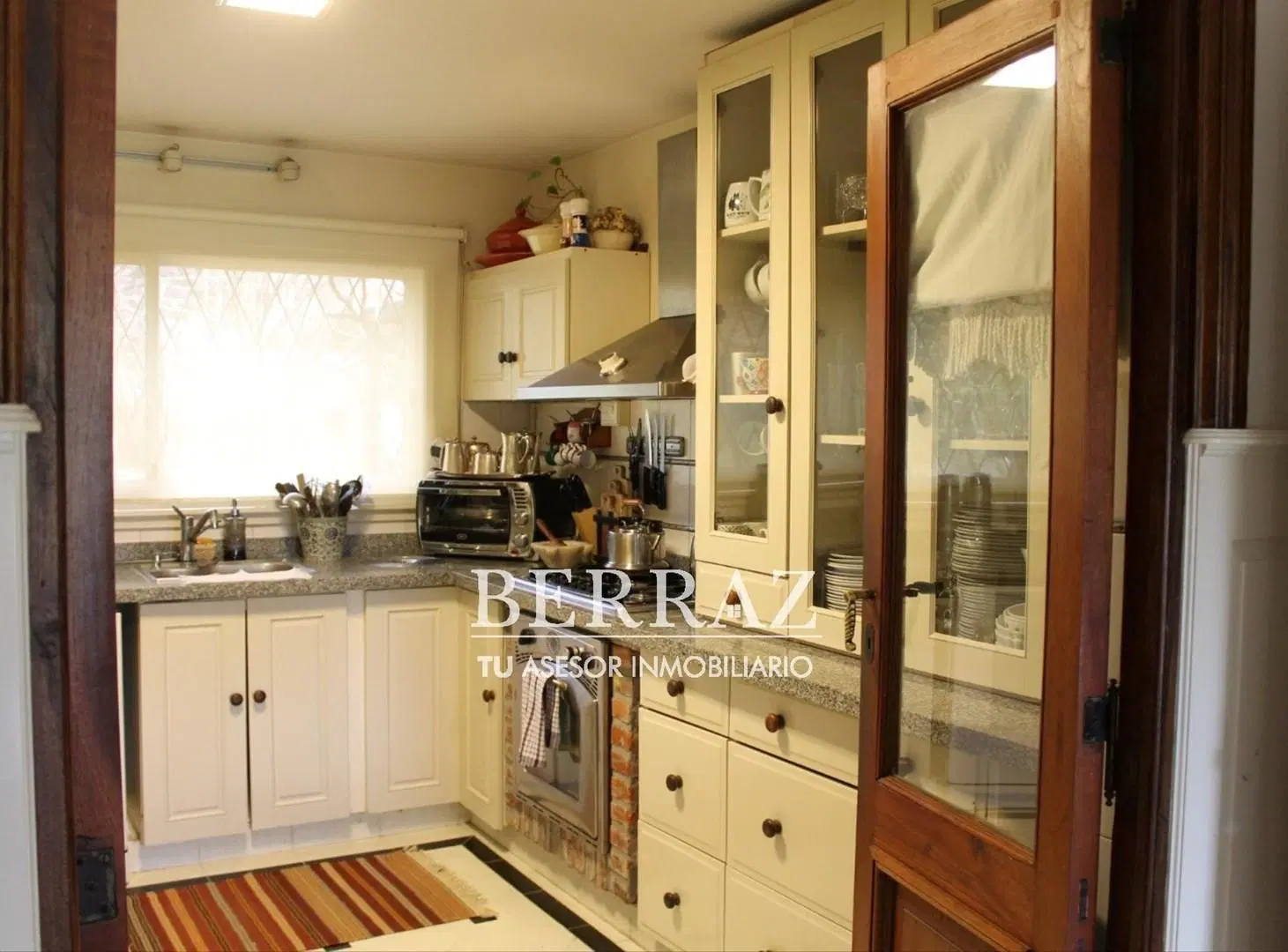 Casa venta 4 ambientes sobre lote central con vista al golf en Village Golf & Tennis CC Pilar 3