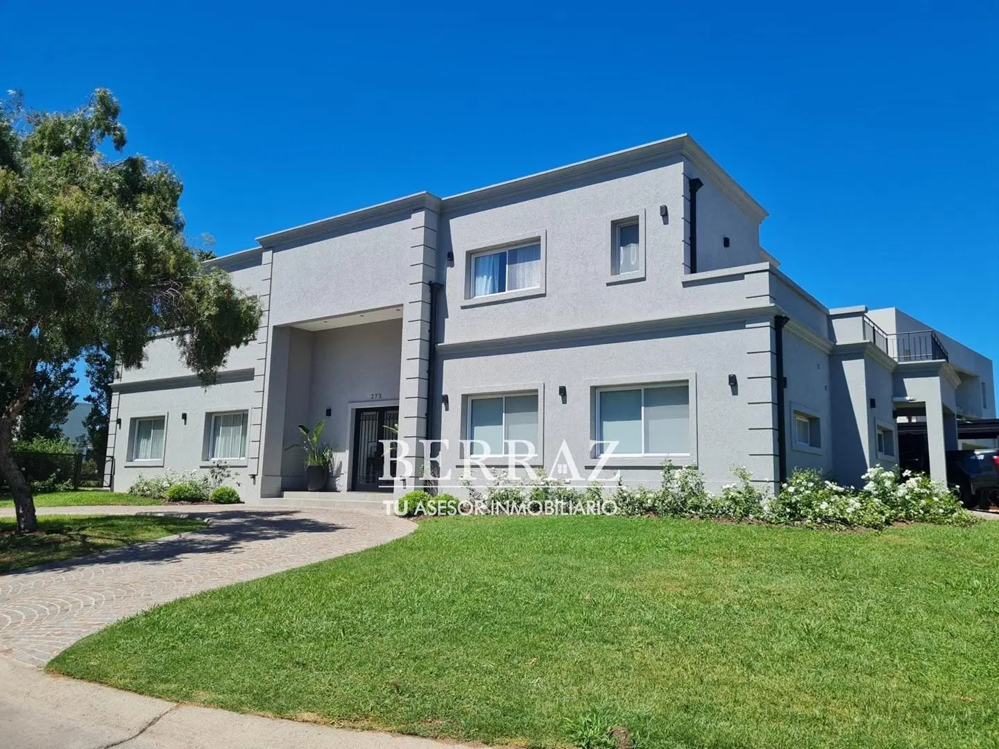 Casa venta 7 ambientes en Santa Guadalupe Pilar del Este 638 m2 5