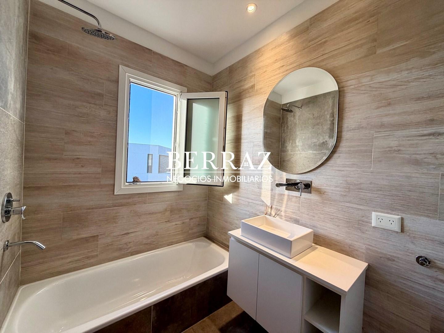 Casa venta 6 ambientes en Ayres Plaza lote de 677 m2 Pilar, Zona Norte