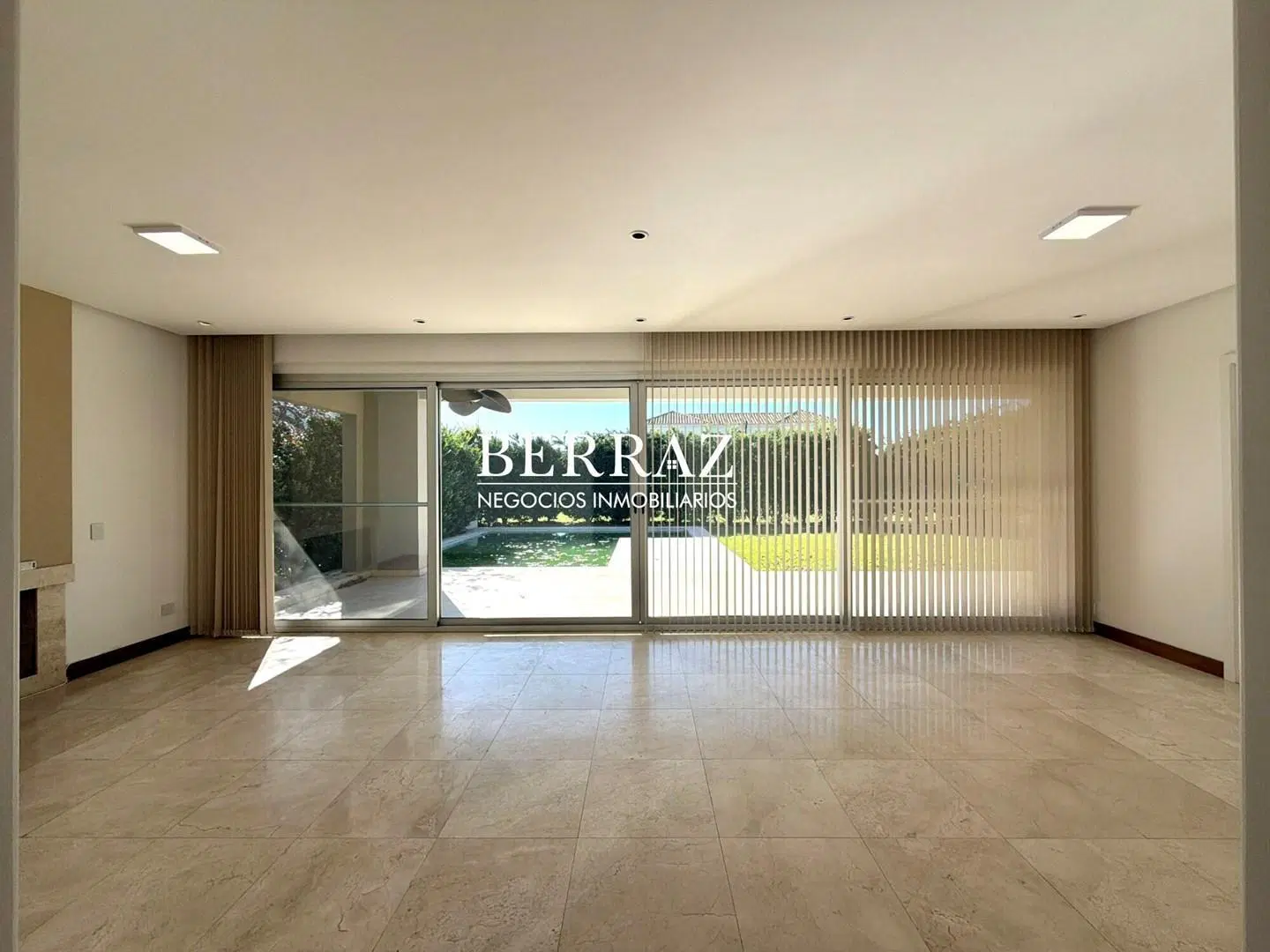 Casa Alquiler 6 ambientes en Ayres Plaza Pilar lote de 600 m2 5