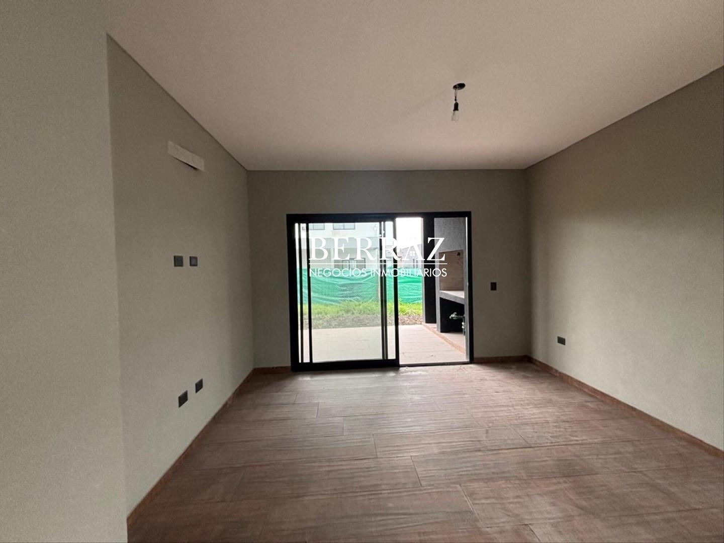 Foto de Casa Venta 2 Dormitorios Barrio El Aljibe Lote de 250 m2 Pilar, Zona, imagen 2