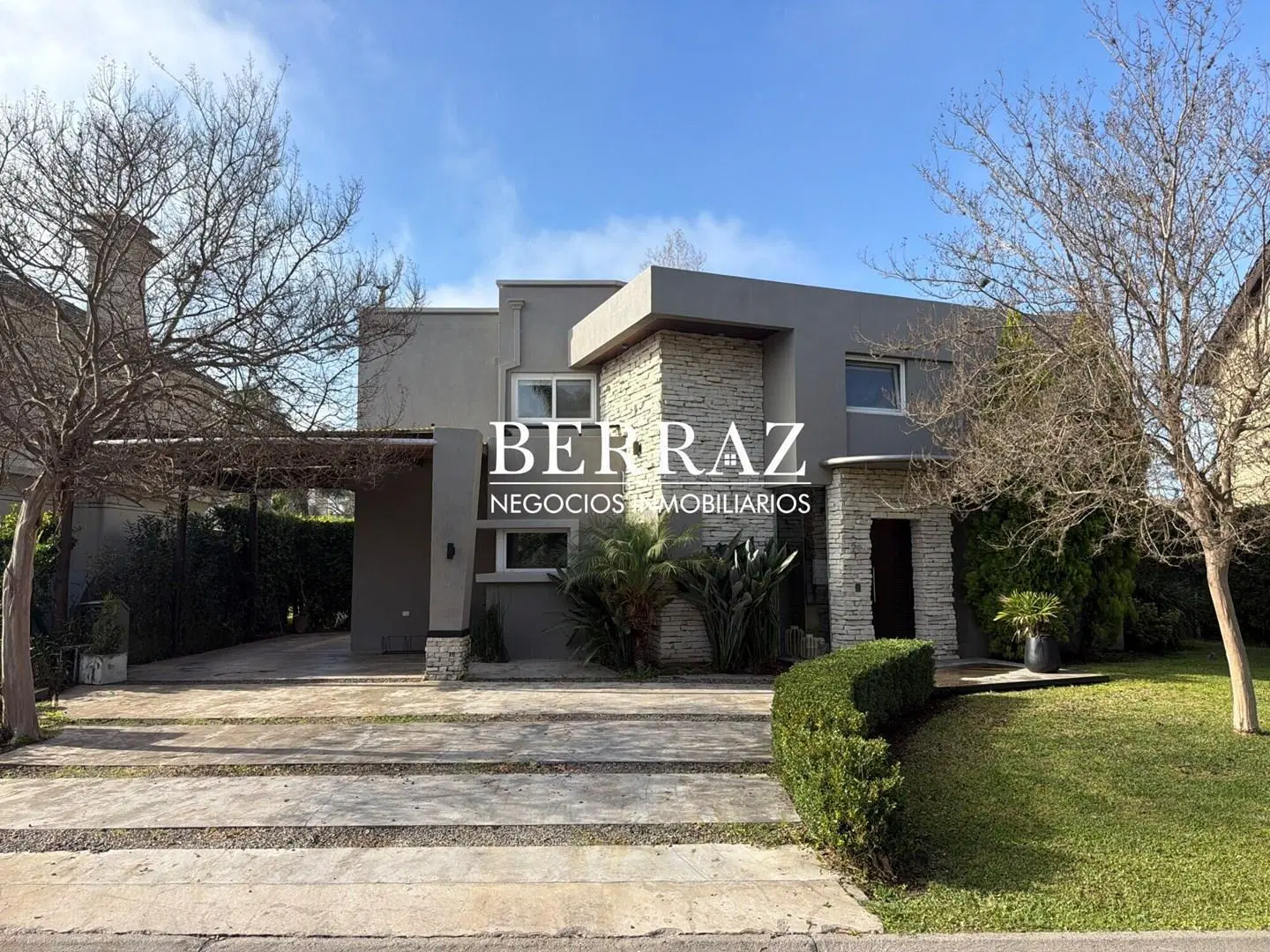 Casa Venta 3 Dormitorios Barrio Saint Matthew´s Lote de 895 m2 Pilar Zona Norte 1