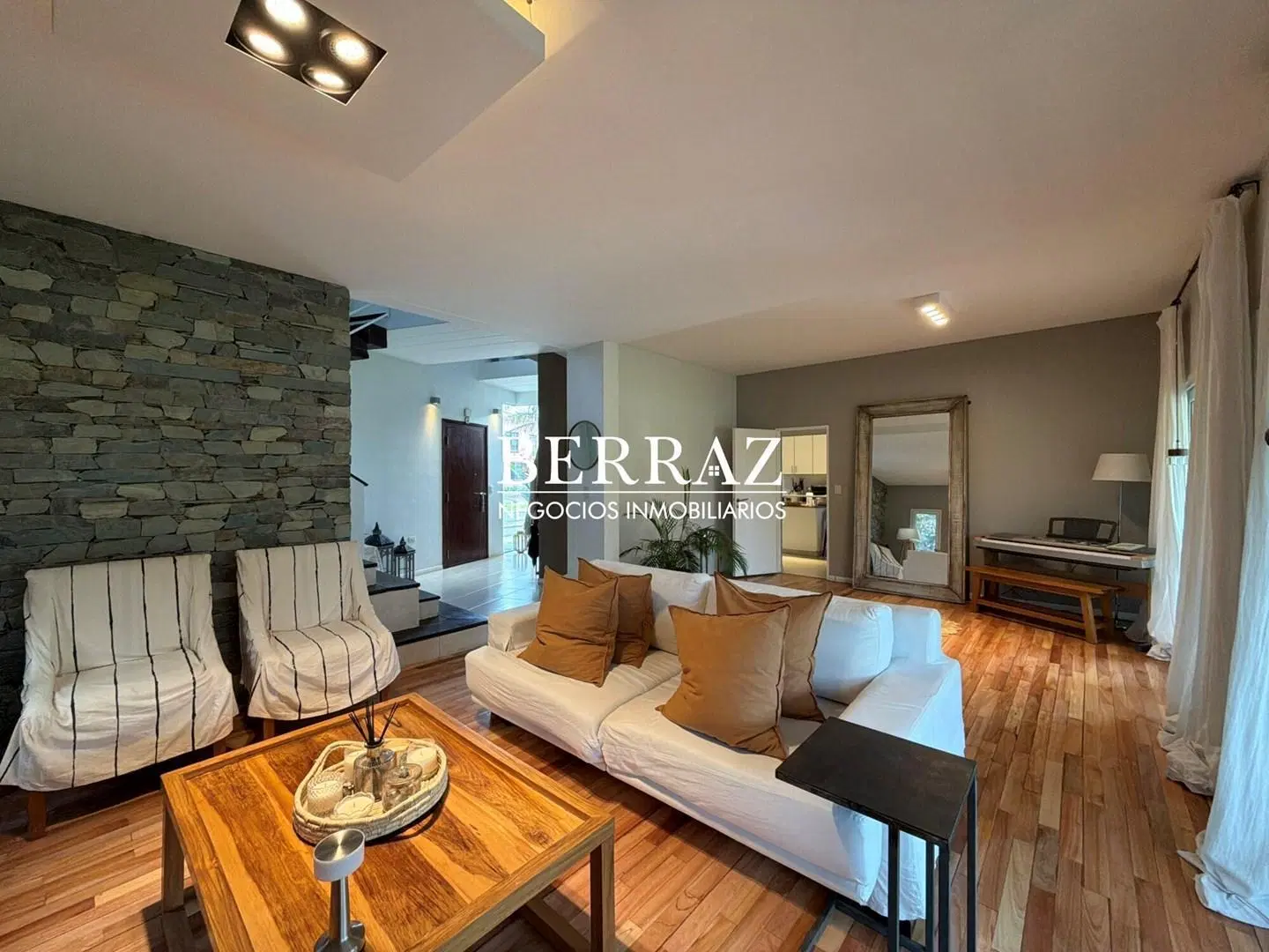 Casa Venta 3 Dormitorios Barrio Saint Matthew´s Lote de 895 m2 Pilar Zona Norte 2