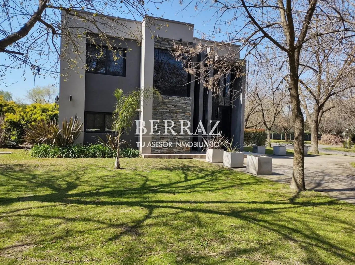 Casa alquiler anual 6 ambientes amoblada en Las Lomas de Fátima lote de 2520 m2 4