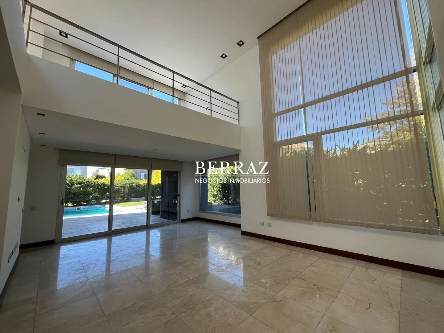 Casa venta 4 ambientes en Ayres Plaza Pilar lote de 655 m2 3