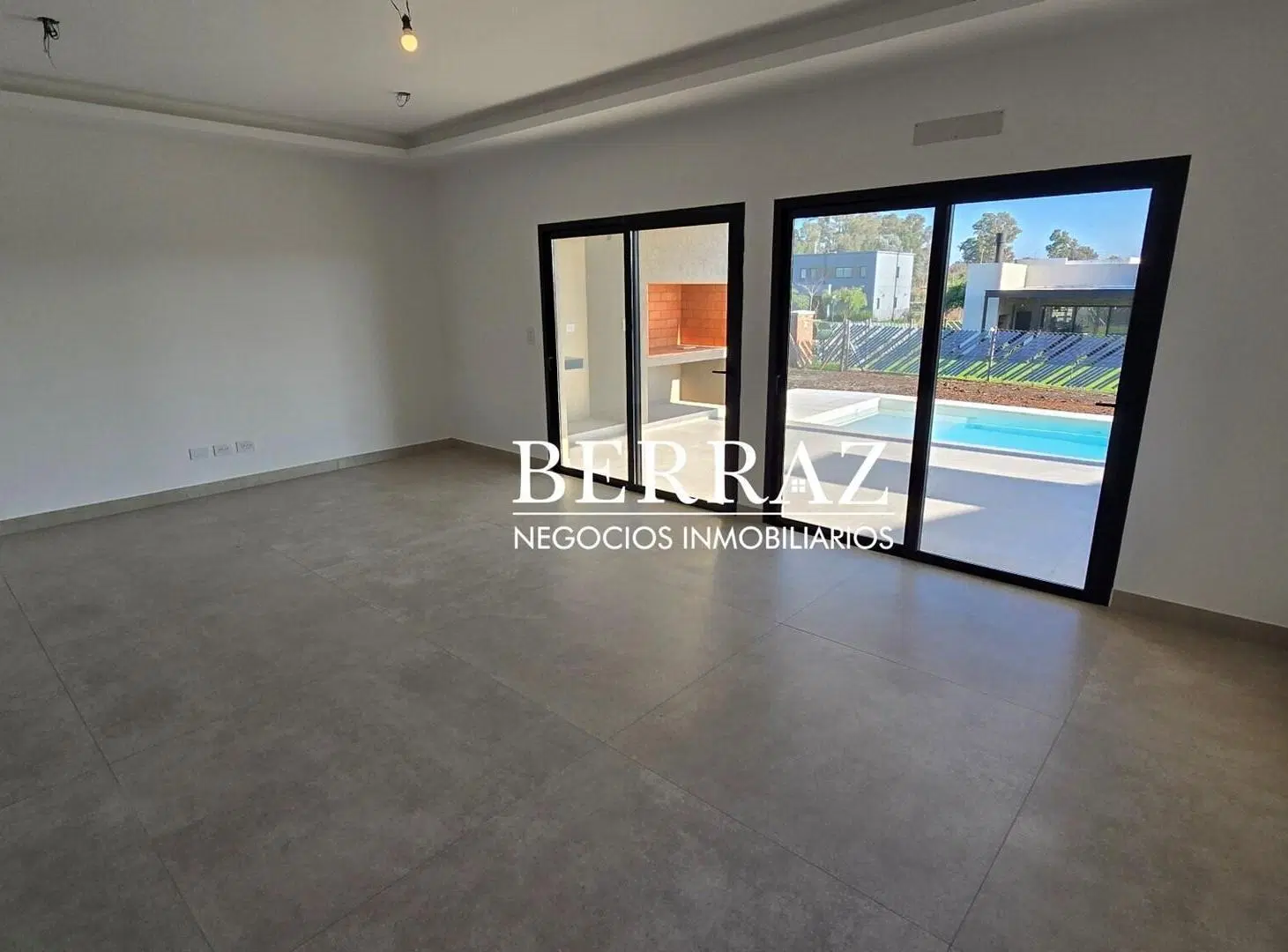 Casa Venta 3 Dormitorios Barrio Santa Elisa Lote de 462 m2 Pilar del Este, Zona Norte 2