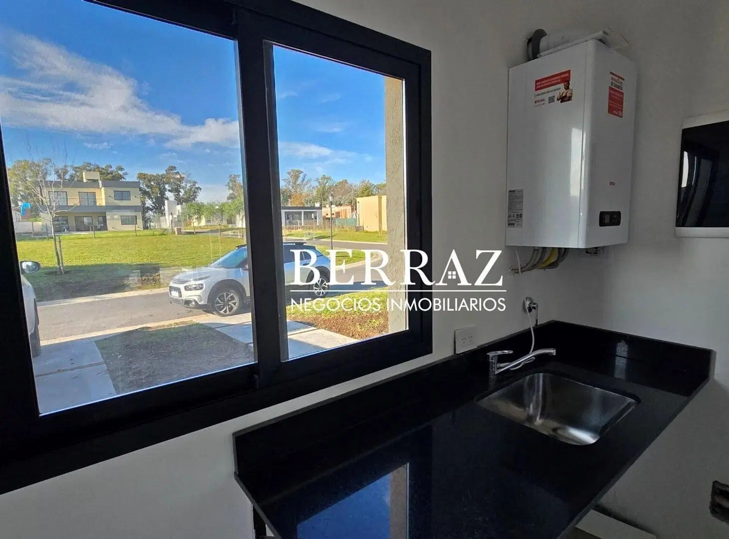 Casa Venta 3 Dormitorios Barrio Santa Elisa Lote de 462 m2 Pilar del Este, Zona Norte 3