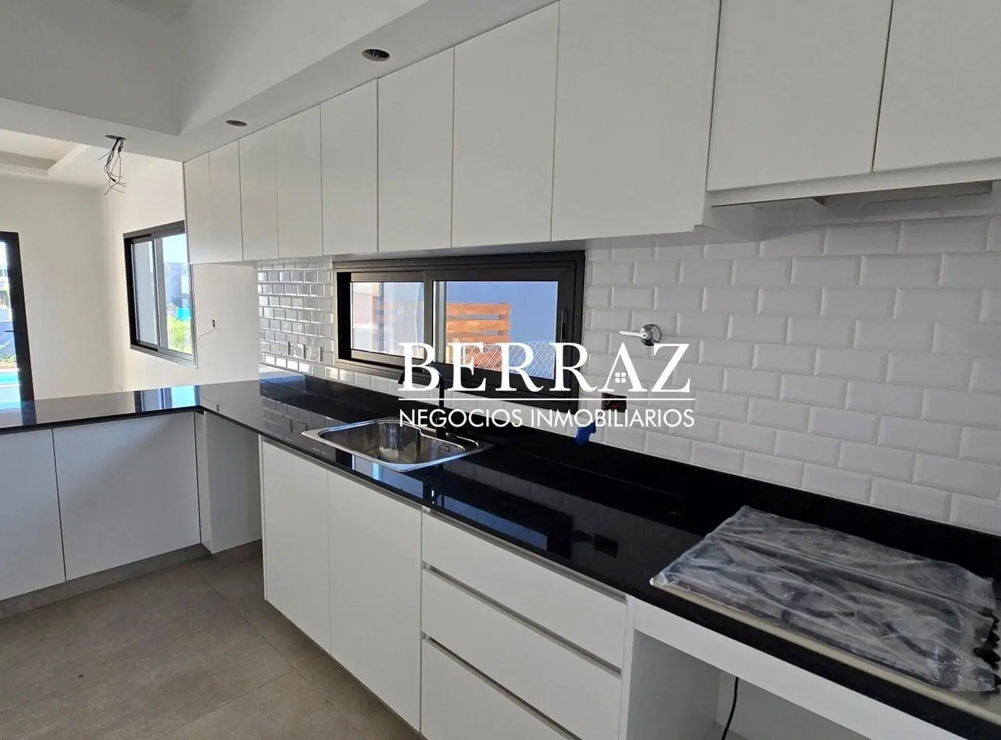 Casa Venta 3 Dormitorios Barrio Santa Elisa Lote de 462 m2 Pilar del Este, Zona Norte 4
