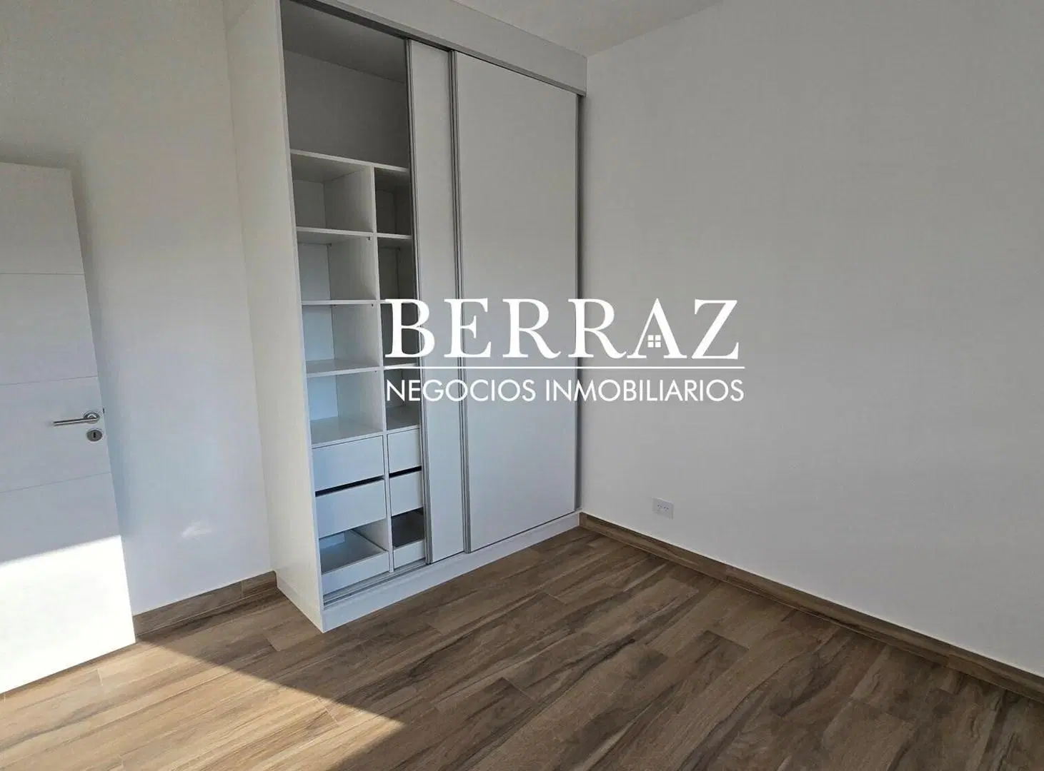Casa Venta 4 Dormitorios Barrio Santa Elisa Lote de 557 m2 Pilar del Este, Zona Norte 5