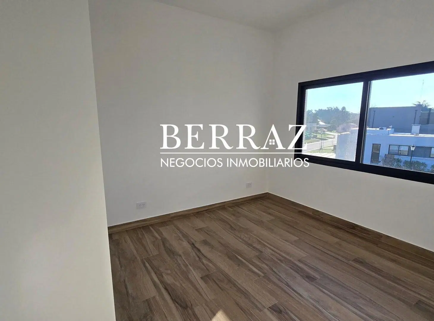 Casa Venta 4 Dormitorios Barrio Santa Elisa Lote de 557 m2 Pilar del Este, Zona Norte 4