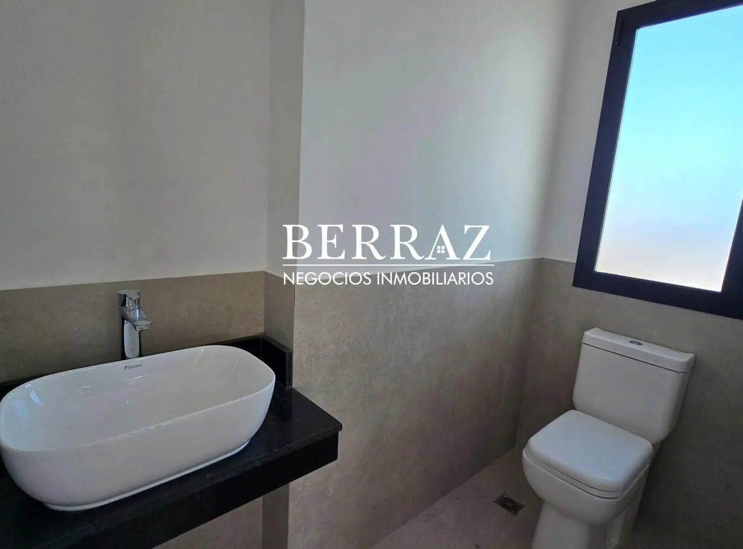 Casa Venta 4 Dormitorios Lote de 557 Barrio Santa Elisa, Pilar del Este 3
