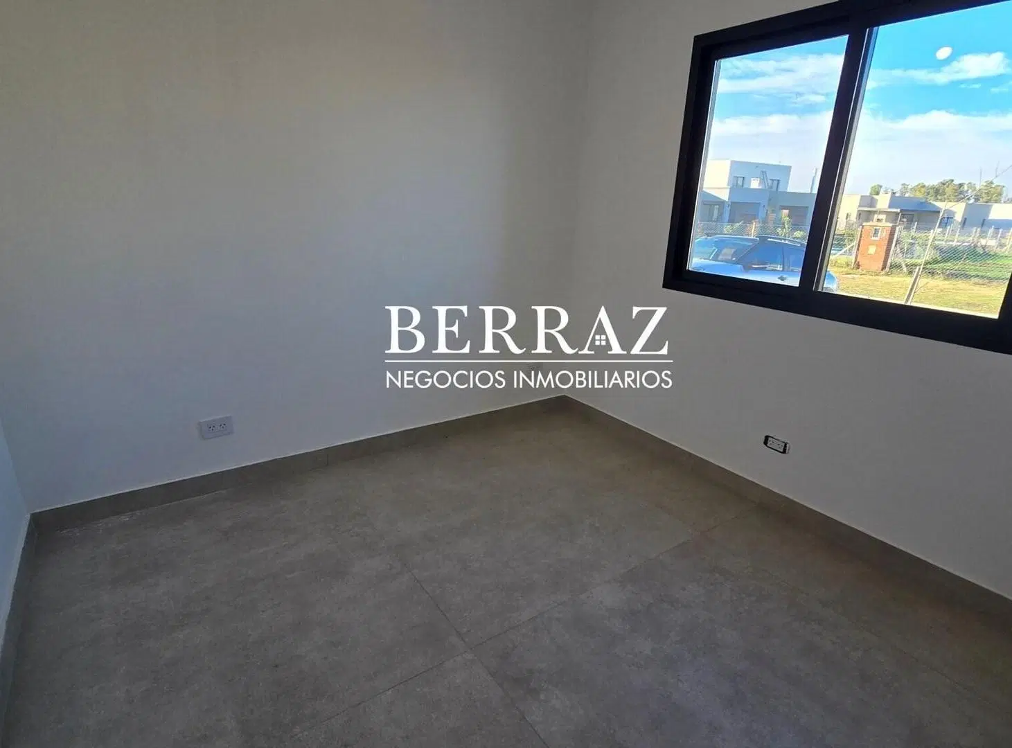 Casa Venta 4 Dormitorios Lote de 557 Barrio Santa Elisa, Pilar del Este 5