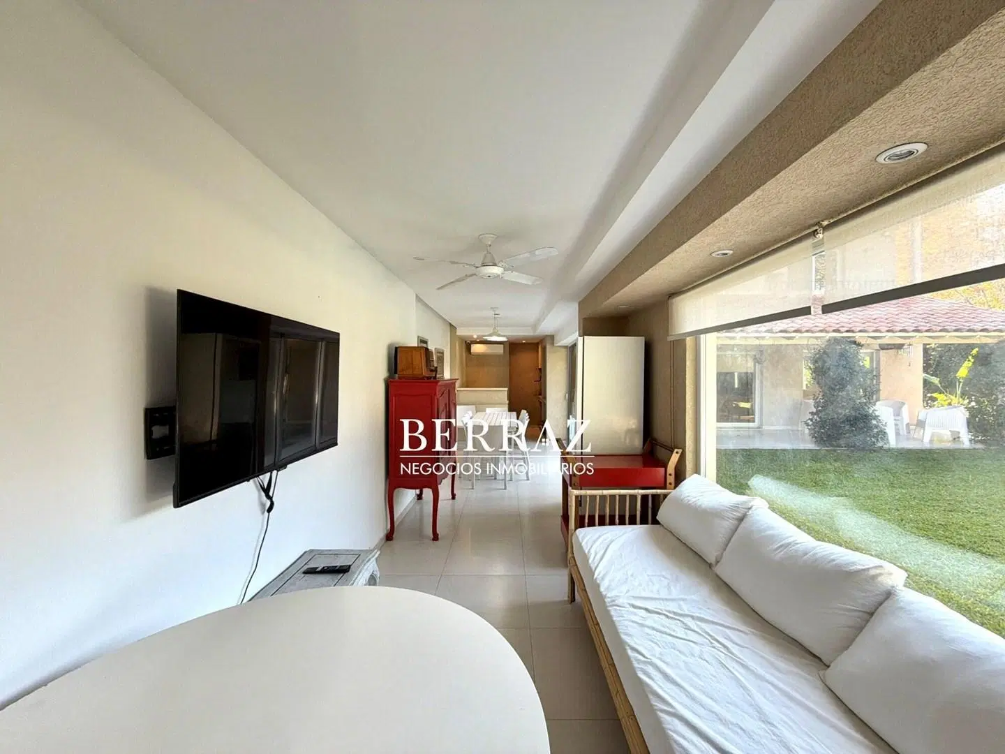 Casa moderna en lote central  amplio. Diseño funcional y excelente ubicación en Los Lagartos. 4