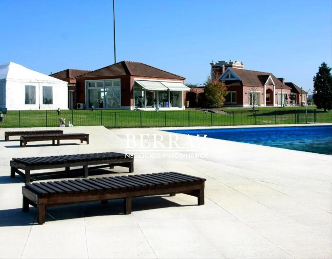 Casa Alquiler 4 Dormitorios Barrio Santa Elena Lote de 532 m2 Pilar del Este , Zona Norte 3