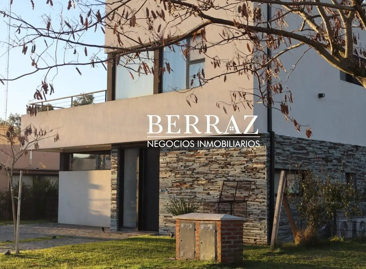 Casa Venta 3 Dormitorios Barrio Santa Emilia Lote de 516.47 m2 Pilar del Este 2