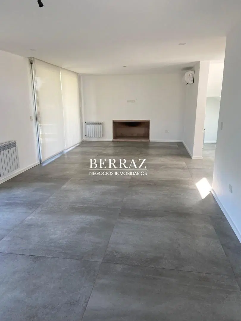 Casa Alquiler 3 Dormitorios Barrio San Ramiro Lote de 640 m2 Pilar del Este 2