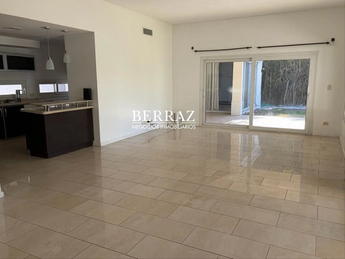 Casa Alquiler 6 Dormitorios Mapuche CC Lote de 900 m2 Pilar, Zona Norte 3