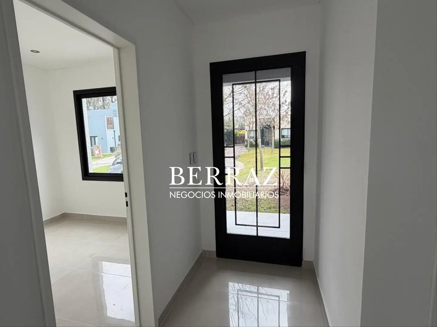 Casa Venta 4 Dormitorios 561 m2 Barrio Santa Elena, Pilar del Este 4
