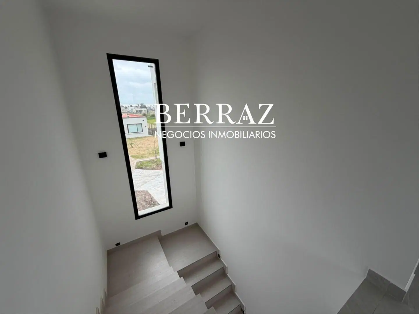 Casa Venta 4 Dormitorios Barrio Santa Elisa Lote de 563 m2 Pilar del Este 3